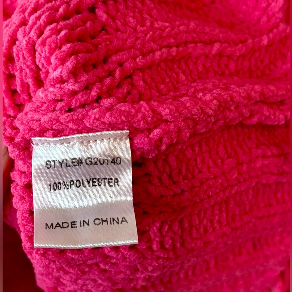 Jodifl Oversized Knit Fringe Sweater Fuchsia NWT Size S - Picture 4 of 8